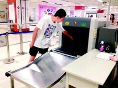 失而復(fù)得，錢包居然是掉在行李安檢機(jī)里面了！